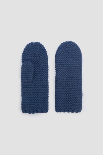 Handmade woolen mittens