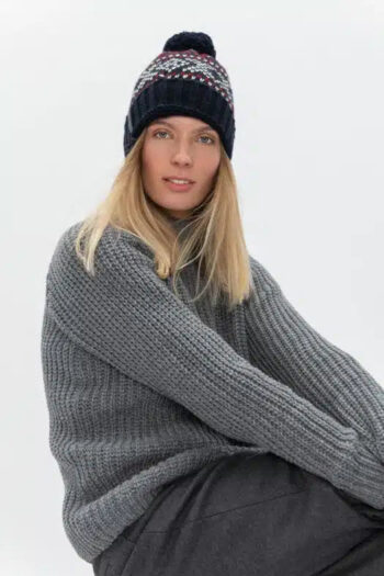 Soft unisex alpaca wool bobble hat