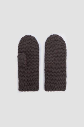 Handmade woolen mittens