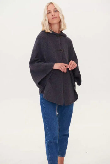 New wool poncho with buckles DROP