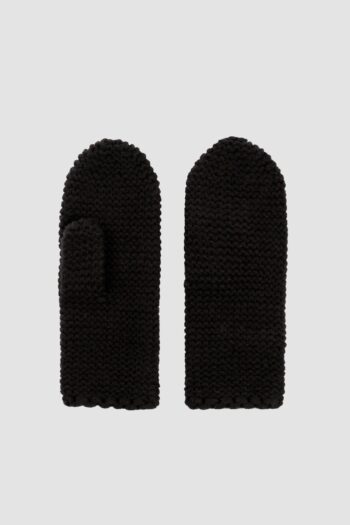 Handmade woolen mittens