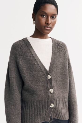V-neck Cardigan - Cardigans - Wood | Rizzing up